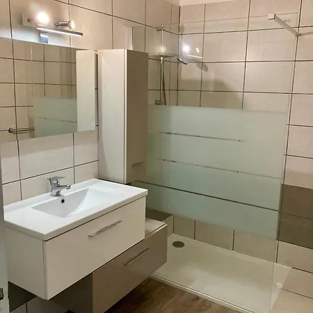 Grand En Bord De Apartment